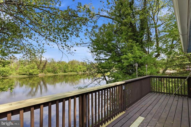 735 NEWPORTVILLE RD, Croydon, PA 19021