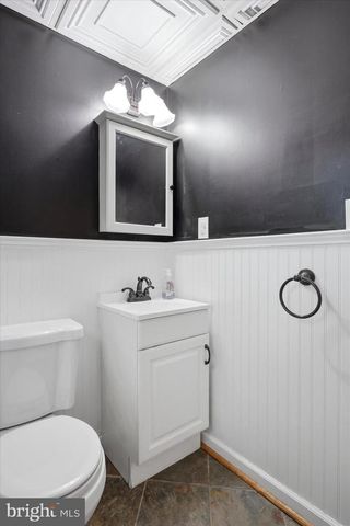 735 NEWPORTVILLE RD, Croydon, PA 19021