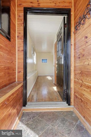 735 NEWPORTVILLE RD, Croydon, PA 19021