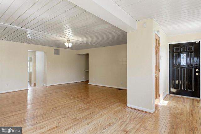 735 NEWPORTVILLE RD, Croydon, PA 19021