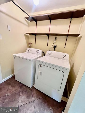 735 NEWPORTVILLE RD, Croydon, PA 19021