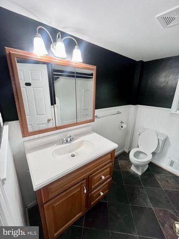 735 NEWPORTVILLE RD, Croydon, PA 19021