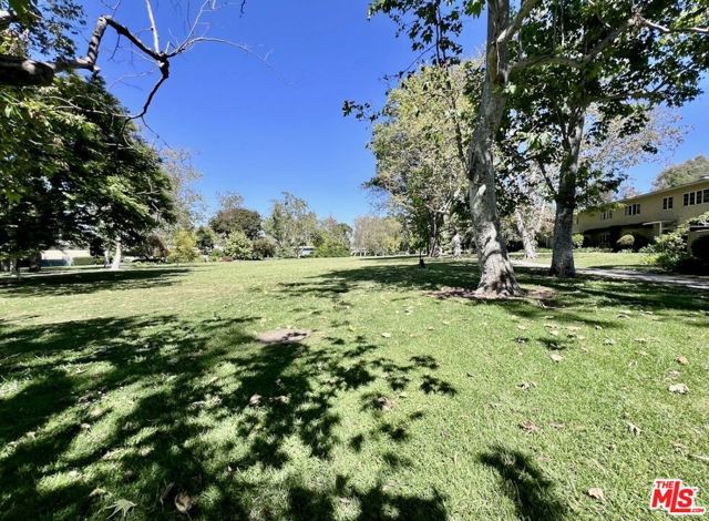 5340 Village, Los Angeles, CA 90016