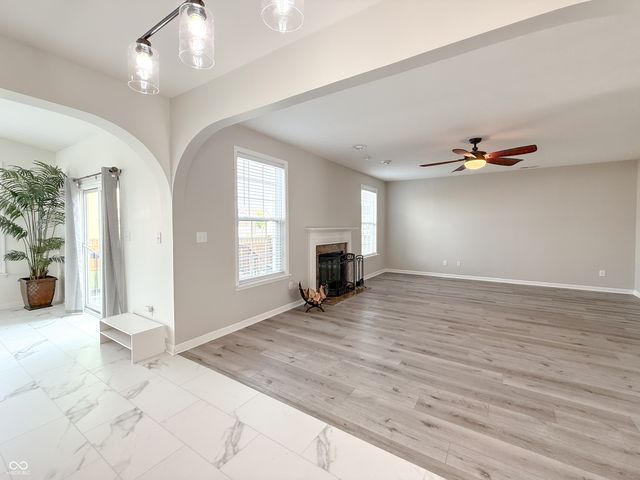 8644 N Deer Crossing Boulevard, Mccordsville, IN 46055