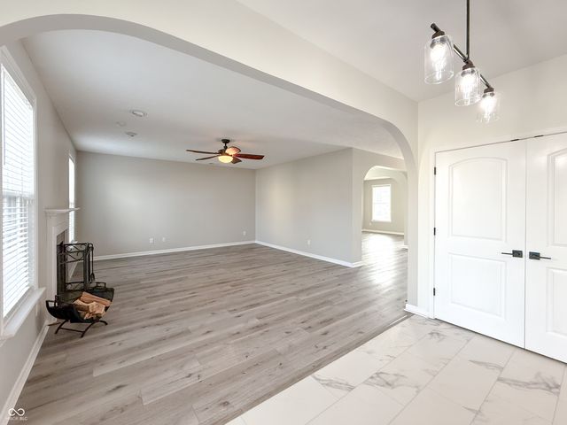 8644 N Deer Crossing Boulevard, Mccordsville, IN 46055