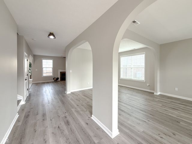 8644 N Deer Crossing Boulevard, Mccordsville, IN 46055