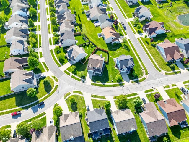 8644 N Deer Crossing Boulevard, Mccordsville, IN 46055