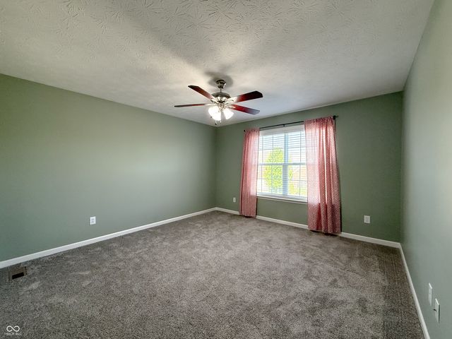 8644 N Deer Crossing Boulevard, Mccordsville, IN 46055