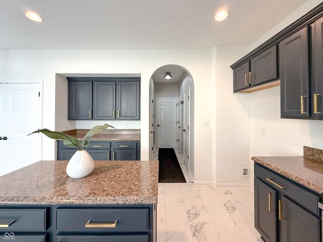 8644 N Deer Crossing Boulevard, Mccordsville, IN 46055