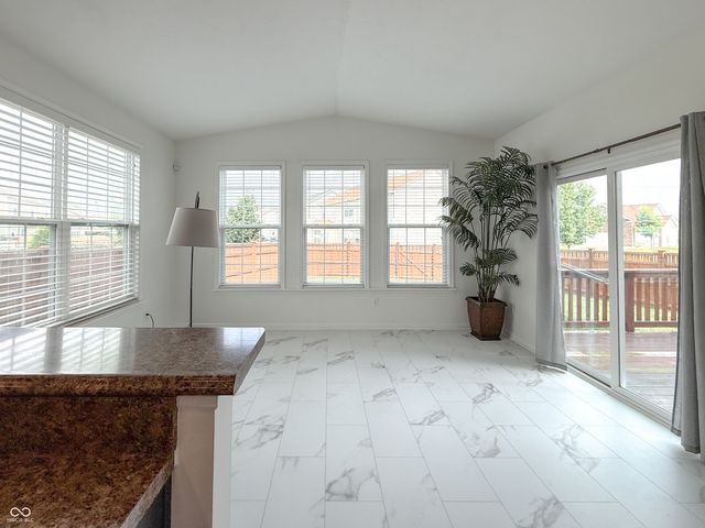 8644 N Deer Crossing Boulevard, Mccordsville, IN 46055