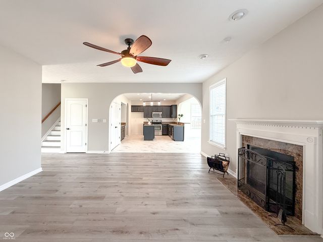 8644 N Deer Crossing Boulevard, Mccordsville, IN 46055