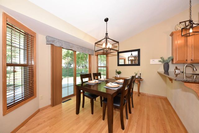 W263N2345 Deer Haven DRIVE, Pewaukee, WI 53072