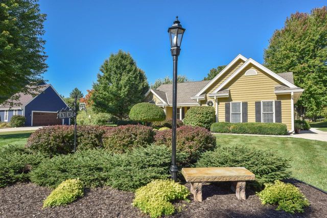 W263N2345 Deer Haven DRIVE, Pewaukee, WI 53072