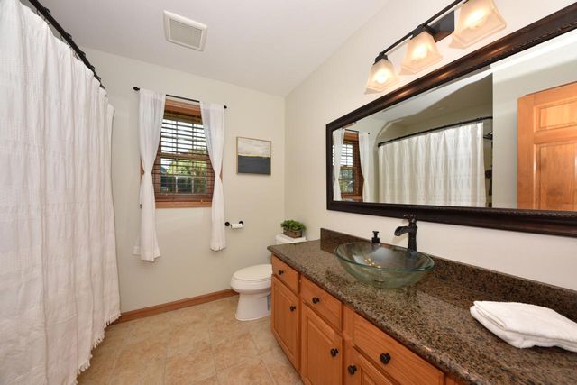 W263N2345 Deer Haven DRIVE, Pewaukee, WI 53072