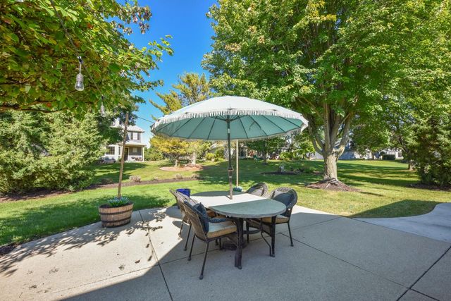 W263N2345 Deer Haven DRIVE, Pewaukee, WI 53072