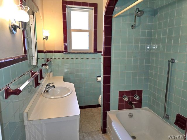 146 Saranac Avenue, Buffalo, NY 14216