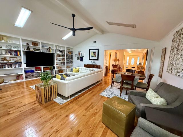 922 Hector Avenue, Pasadena, TX 77502