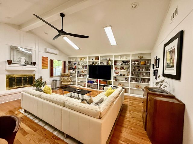 922 Hector Avenue, Pasadena, TX 77502