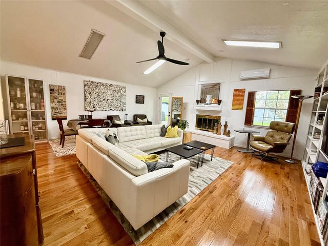 922 Hector Avenue, Pasadena, TX 77502