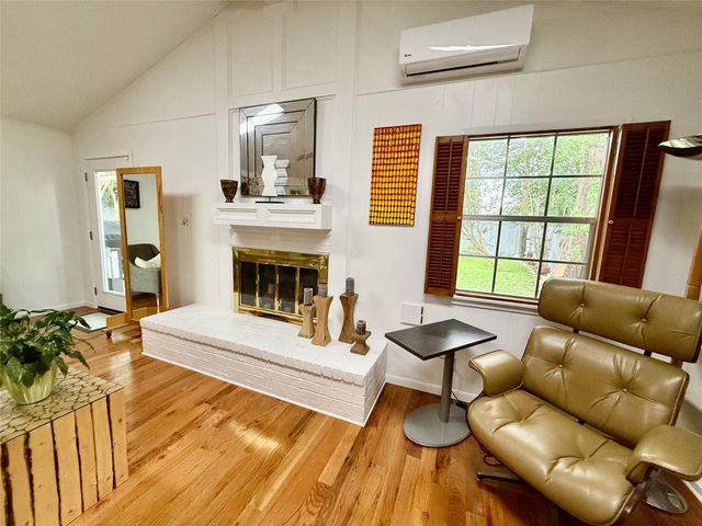 922 Hector Avenue, Pasadena, TX 77502