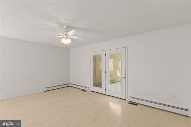 175 HILLSIDE DR, East Berlin, PA 17316