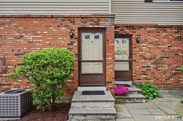 83 Columbus Place A, Stamford, CT 06907