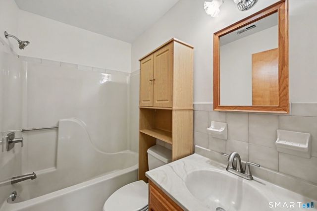 83 Columbus Place A, Stamford, CT 06907