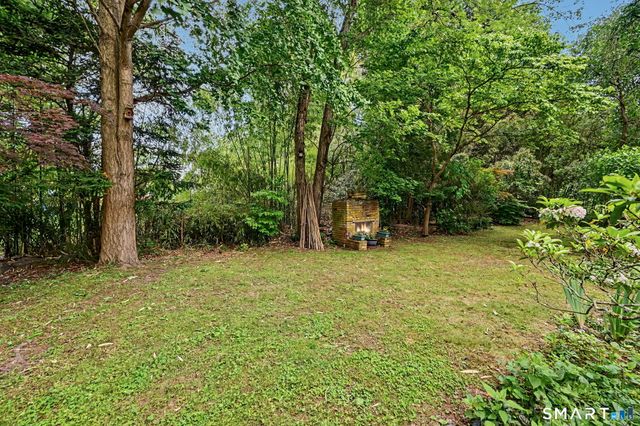 83 Columbus Place A, Stamford, CT 06907