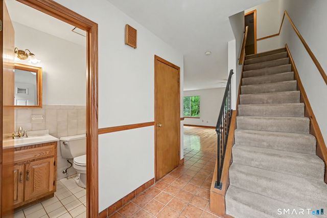 83 Columbus Place A, Stamford, CT 06907