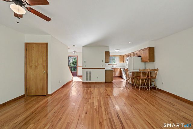 83 Columbus Place A, Stamford, CT 06907