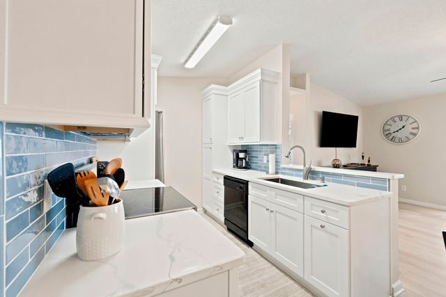140 Spanish Oak Ct Apt I, Surfside Beach, SC 29575