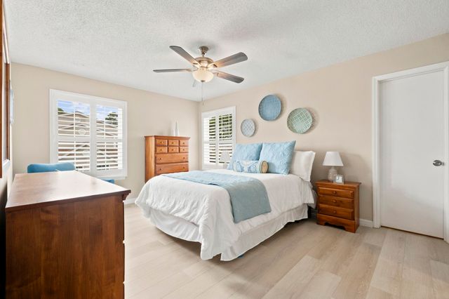140 Spanish Oak Ct Apt I, Surfside Beach, SC 29575