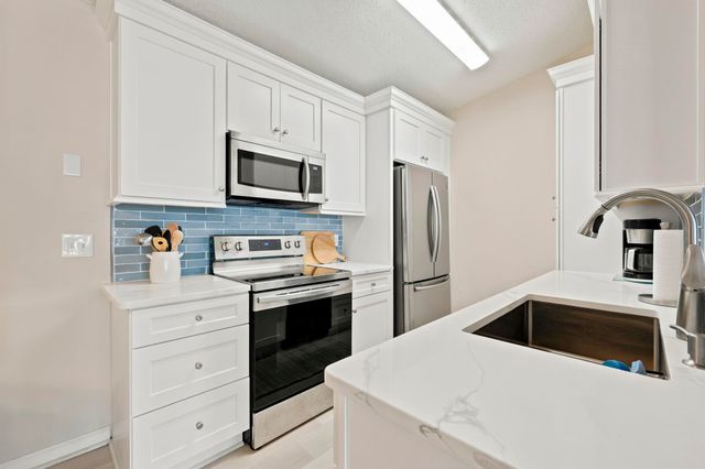 140 Spanish Oak Ct Apt I, Surfside Beach, SC 29575