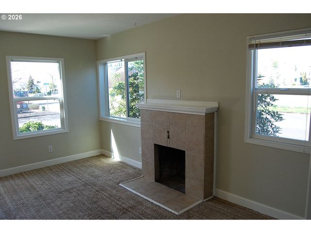 2715 GRANT St, Vancouver, WA 98660