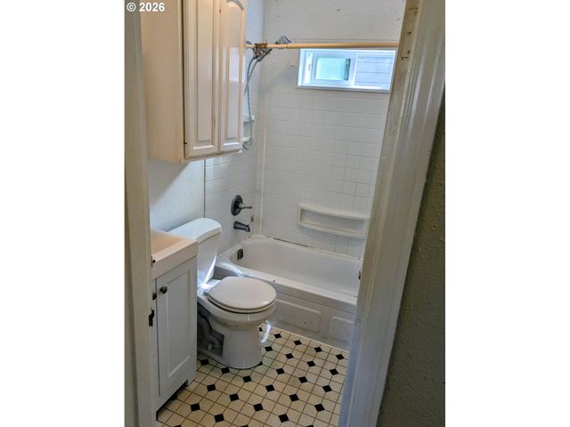 2715 GRANT St, Vancouver, WA 98660