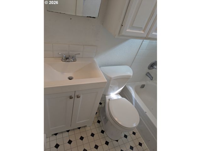 2715 GRANT St, Vancouver, WA 98660