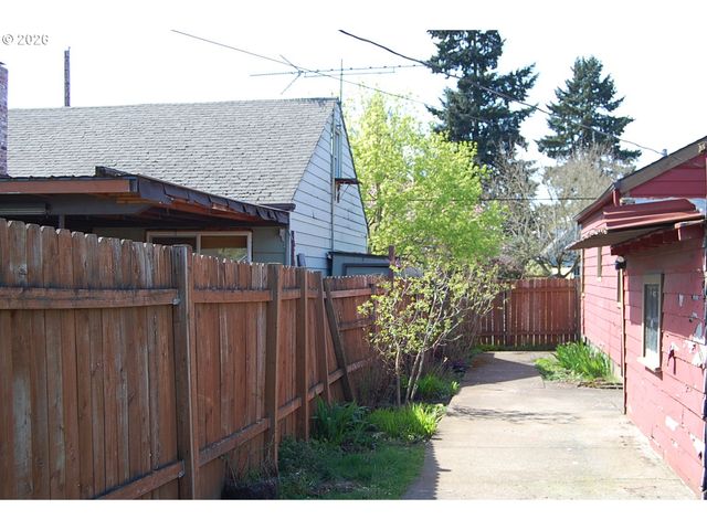 2715 GRANT St, Vancouver, WA 98660