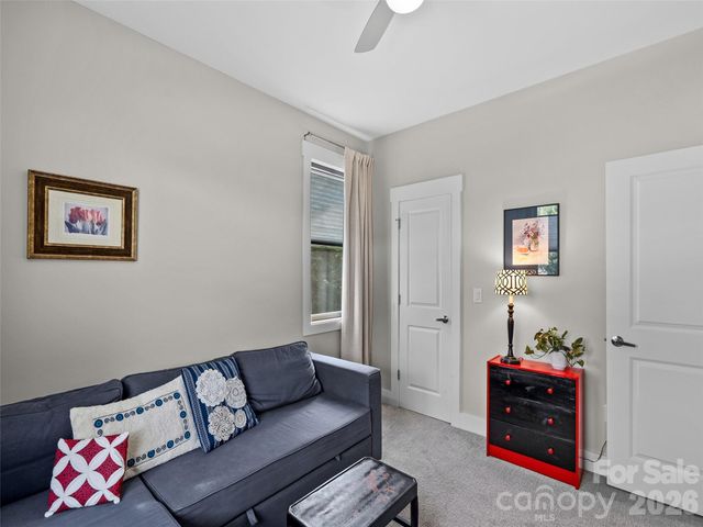 76 S Anvil Avenue, Hendersonville, NC 28792