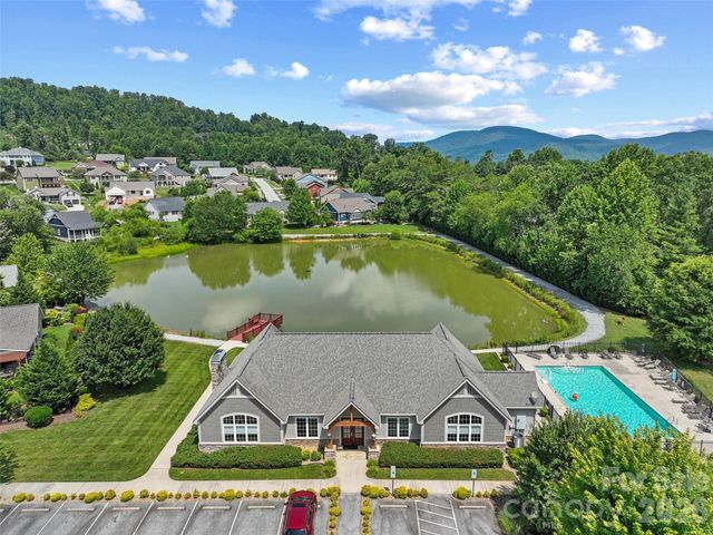 76 S Anvil Avenue, Hendersonville, NC 28792