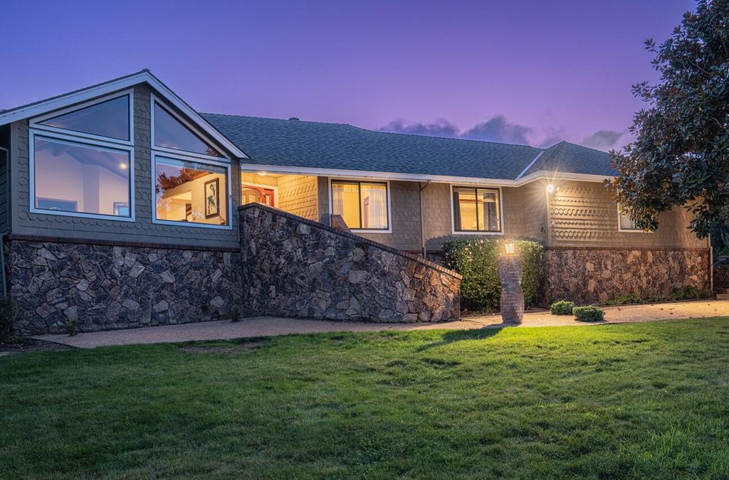 310 Mesa Road, Salinas, CA 93908