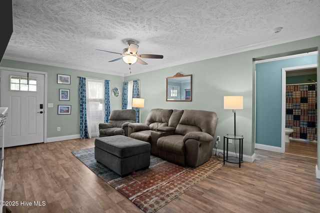 710 Ridgecrest Lane, Rocky Point, NC 28457
