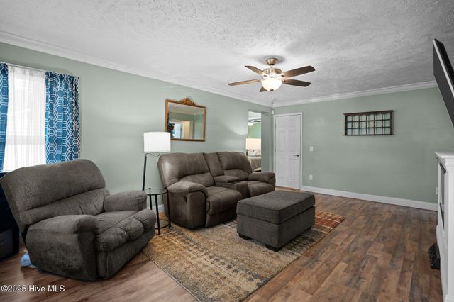 710 Ridgecrest Lane, Rocky Point, NC 28457