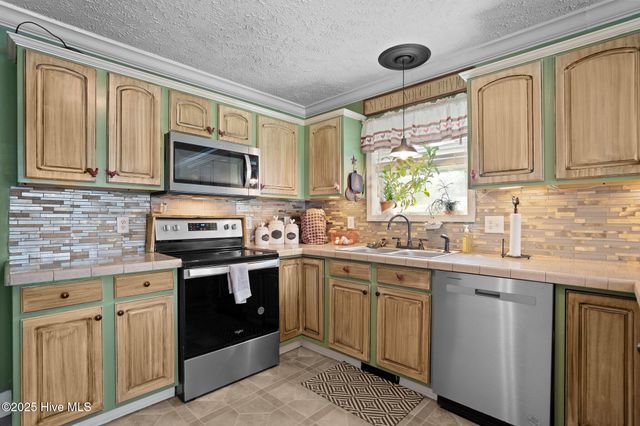 710 Ridgecrest Lane, Rocky Point, NC 28457
