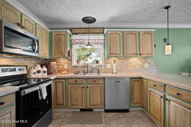 710 Ridgecrest Lane, Rocky Point, NC 28457