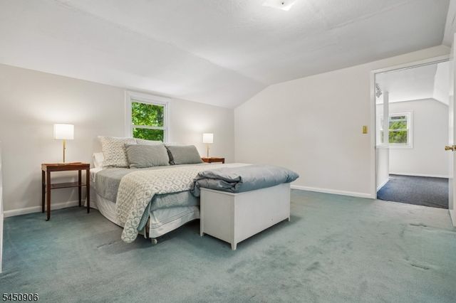 4 Kensington Rd, Madison Boro, NJ 07940