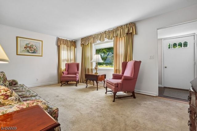 4 Kensington Rd, Madison Boro, NJ 07940