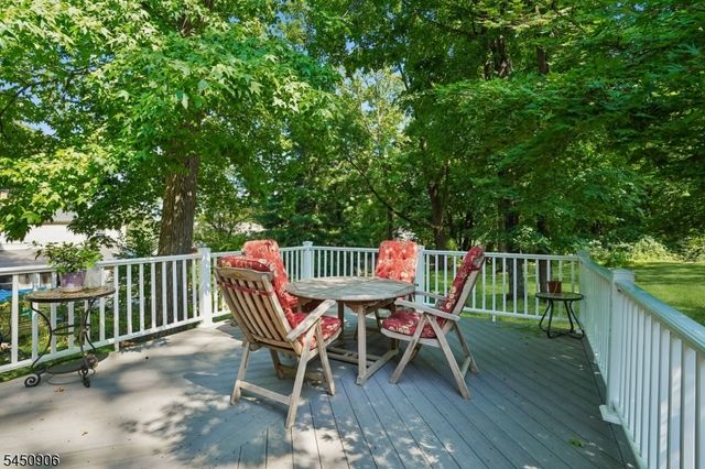 4 Kensington Rd, Madison Boro, NJ 07940
