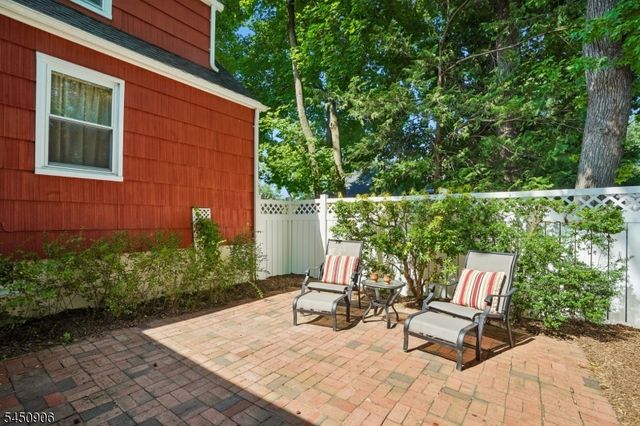 4 Kensington Rd, Madison Boro, NJ 07940