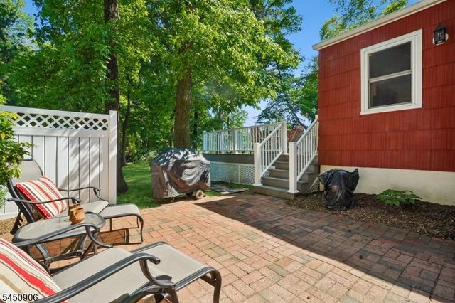 4 Kensington Rd, Madison Boro, NJ 07940