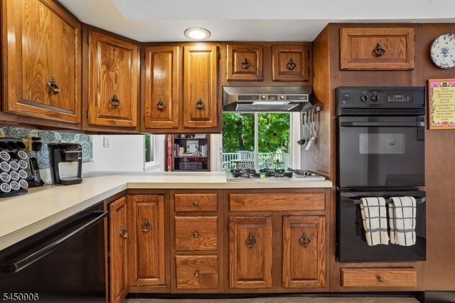 4 Kensington Rd, Madison Boro, NJ 07940